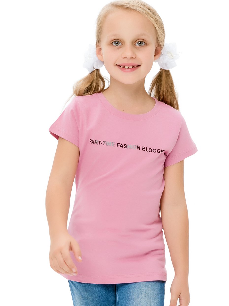 Девушка в розовой футболке